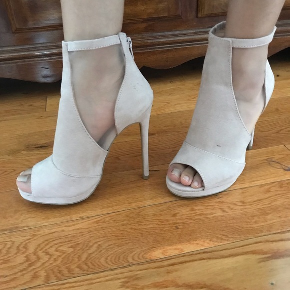 New blush booties last one size 7 - Picture 5 of 8